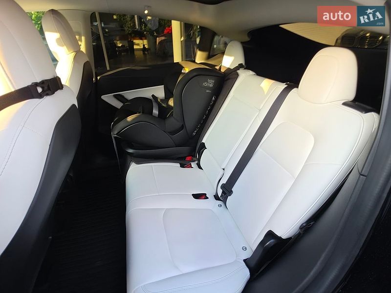 Позашляховик / Кросовер Tesla Model Y 2020 в Івано-Франківську
