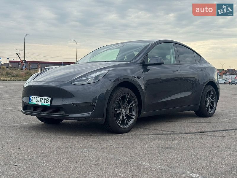 Позашляховик / Кросовер Tesla Model Y 2025 в Києві