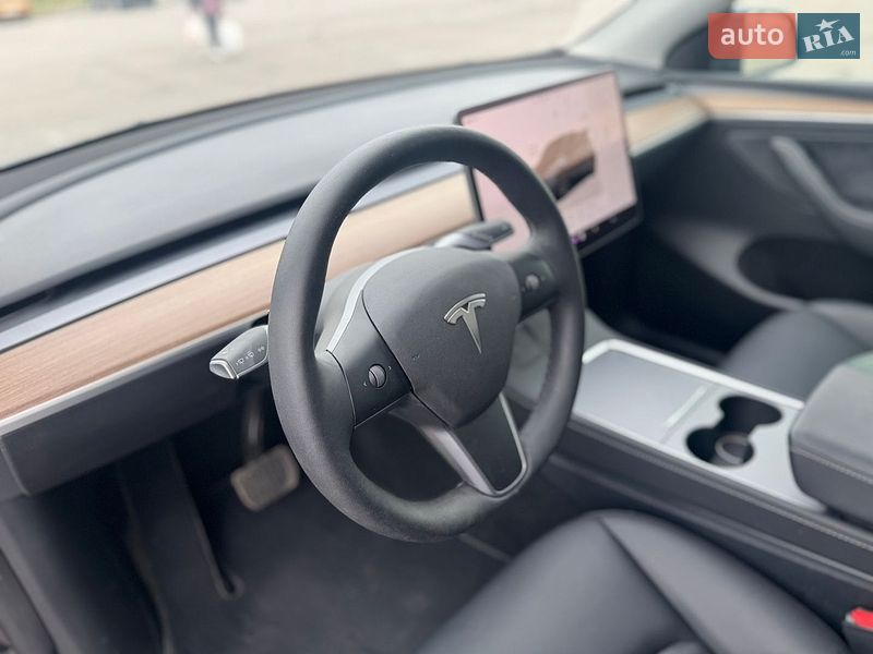Позашляховик / Кросовер Tesla Model Y 2025 в Києві