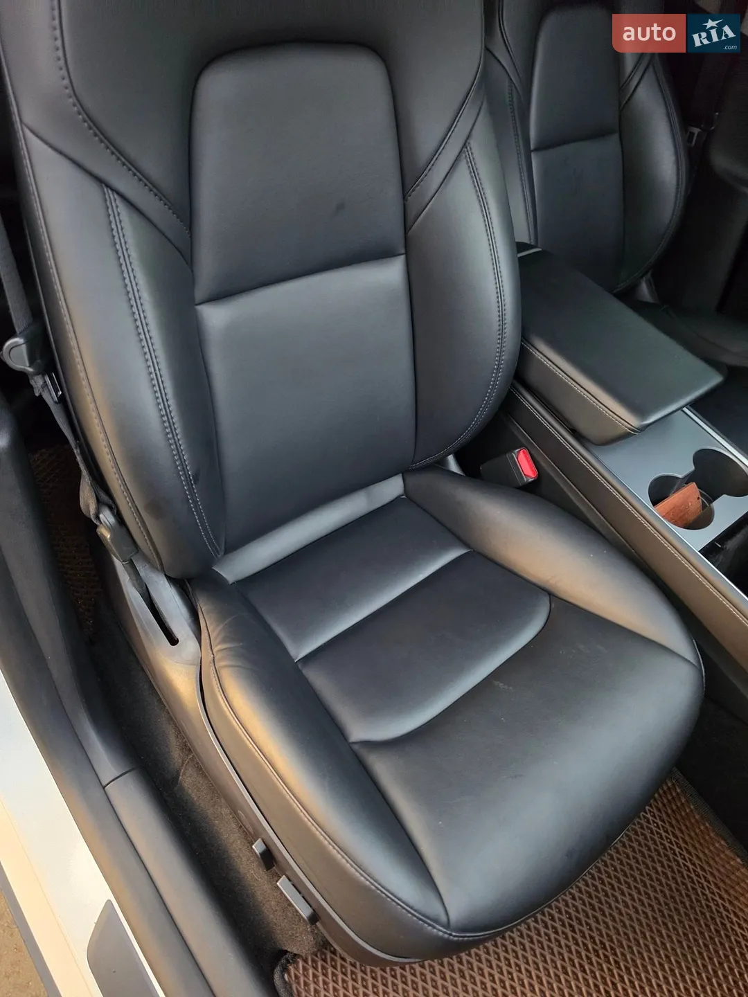 2021 Tesla Model Y - мініатюра 8
