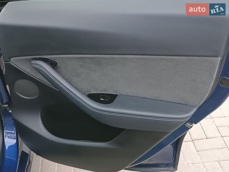 Позашляховик / Кросовер Tesla Model Y 2020 в Києві