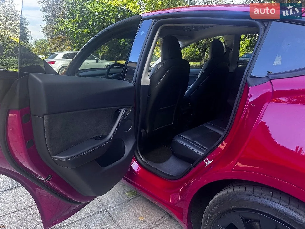 2020 Tesla Model Y - мініатюра 9