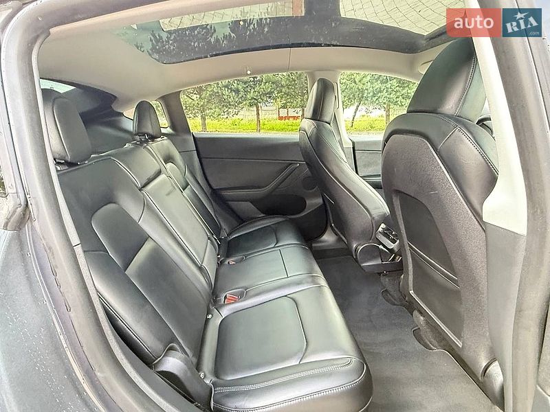 Позашляховик / Кросовер Tesla Model Y 2023 в Львові