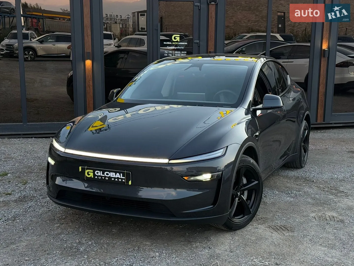 2025 Tesla Model Y - мініатюра 6