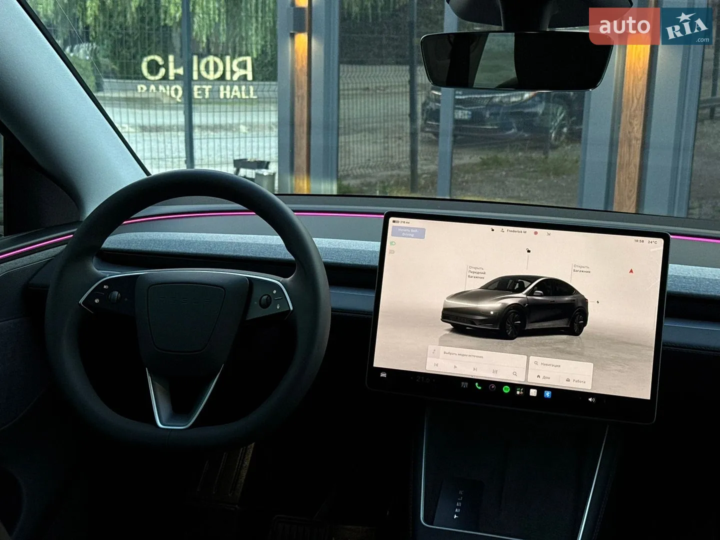 2025 Tesla Model Y - мініатюра 21