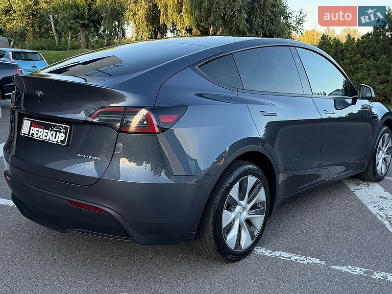 Позашляховик / Кросовер Tesla Model Y 2023 в Києві