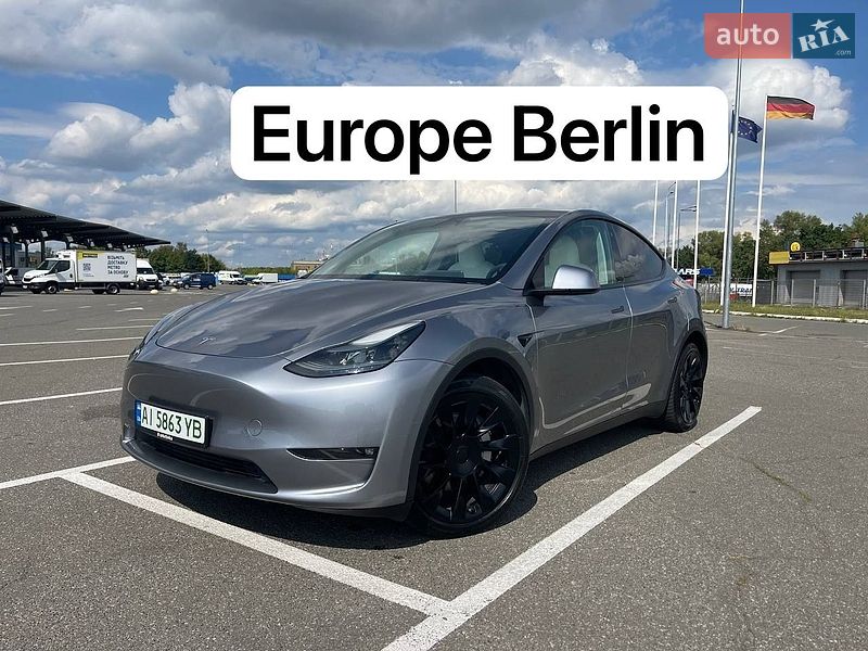 Tesla Model Y 2024