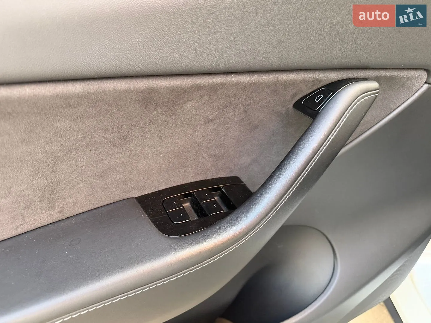 2020 Tesla Model Y - мініатюра 9
