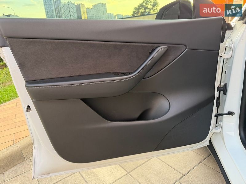 Позашляховик / Кросовер Tesla Model Y 2020 в Києві