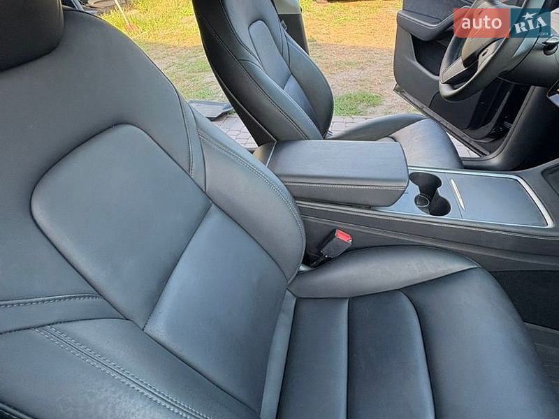 Позашляховик / Кросовер Tesla Model Y 2024 в Новояворівську фото 18 Позашляховик / Кросовер Tesla Model Y 2024 в Новояворівську