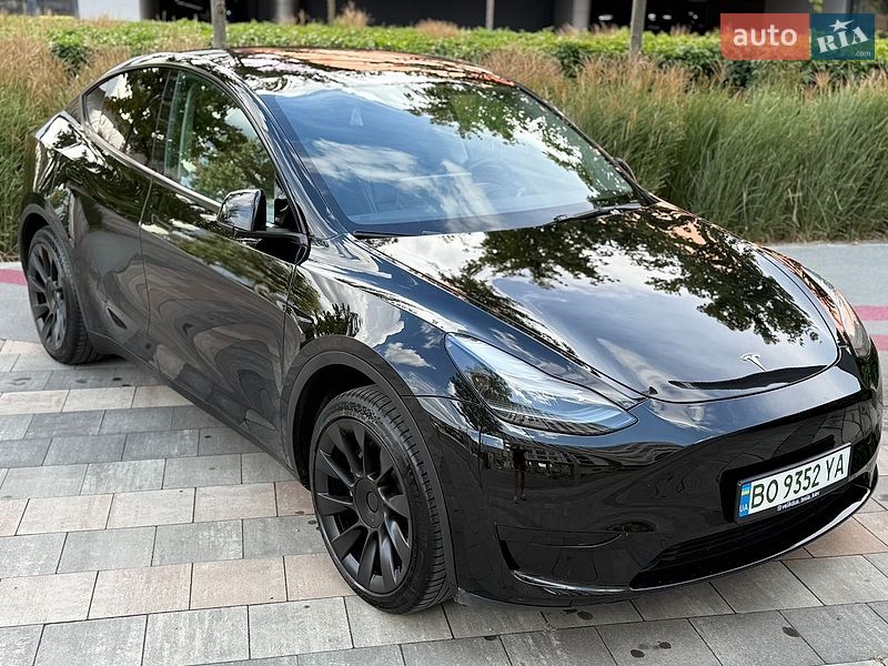 Внедорожник / Кроссовер Tesla Model Y 2023 в Киеве