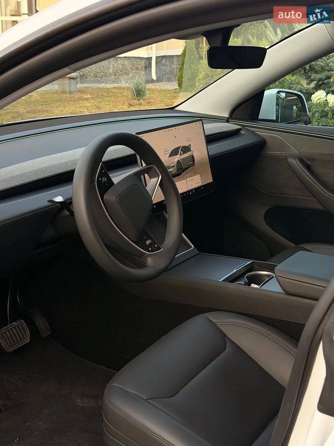 2025 Tesla Model Y - мініатюра 9