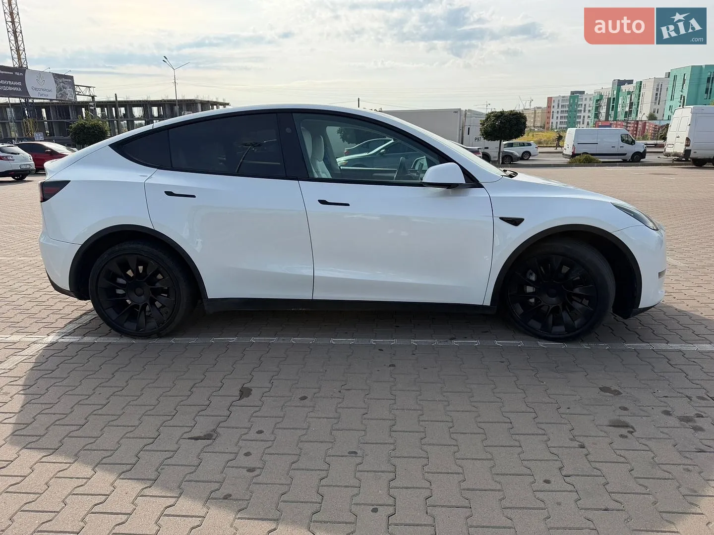 2023 Tesla Model Y - мініатюра 3
