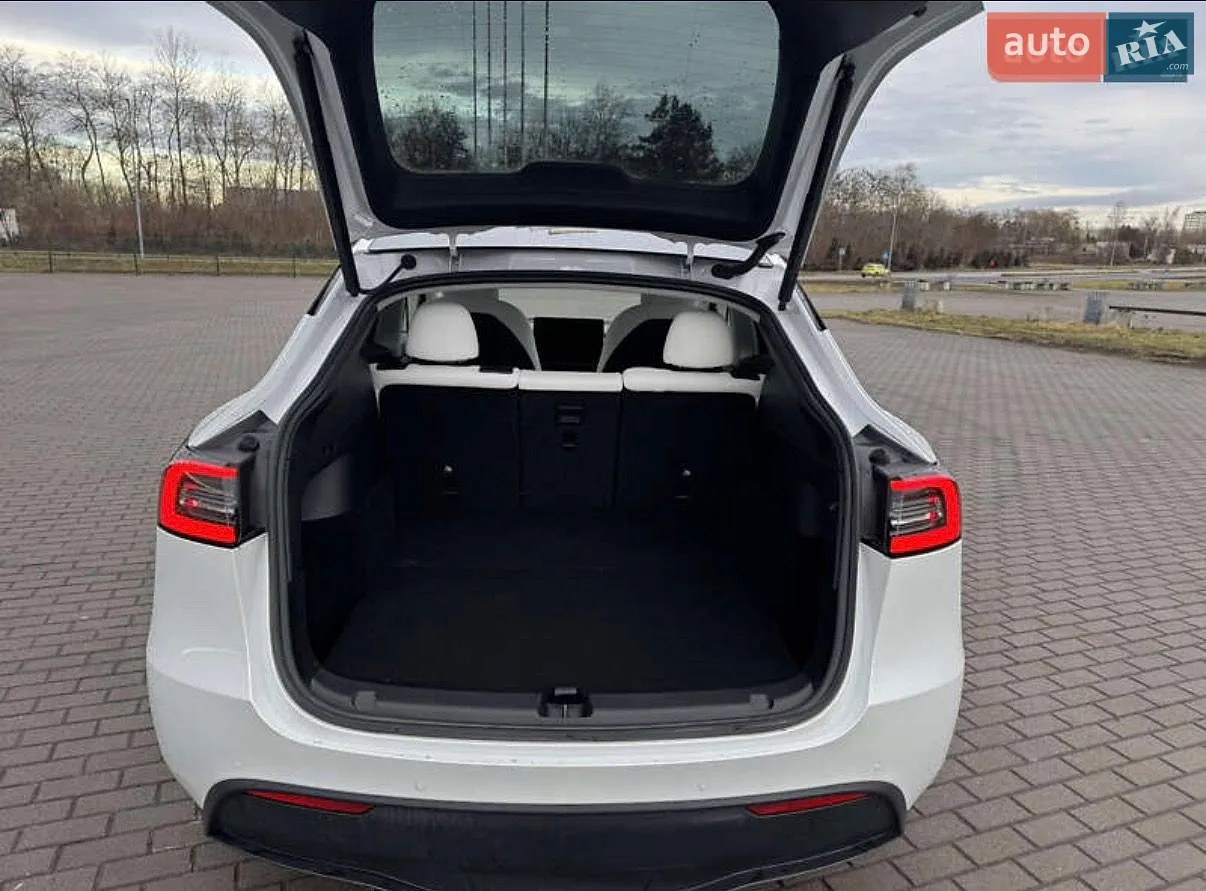 2022 Tesla Model Y - мініатюра 4