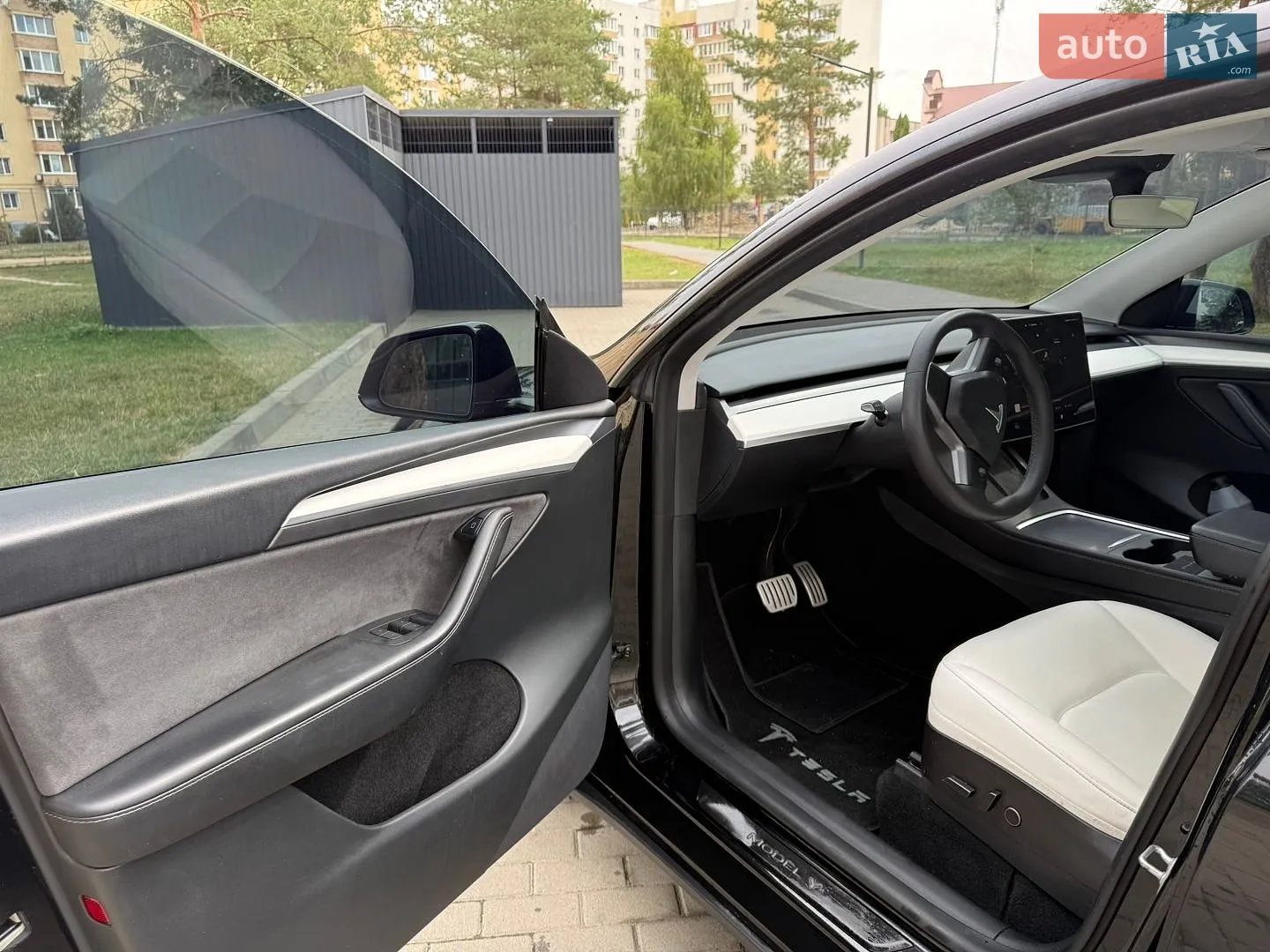 2022 Tesla Model Y - мініатюра 11