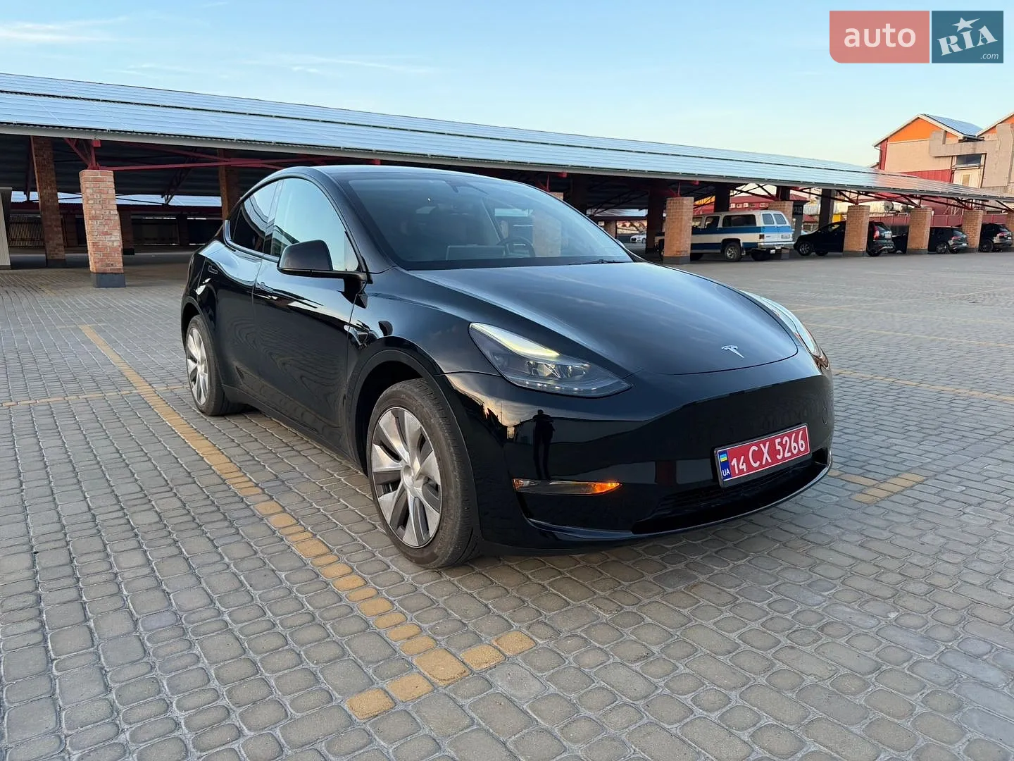 2023 Tesla Model Y - мініатюра 3