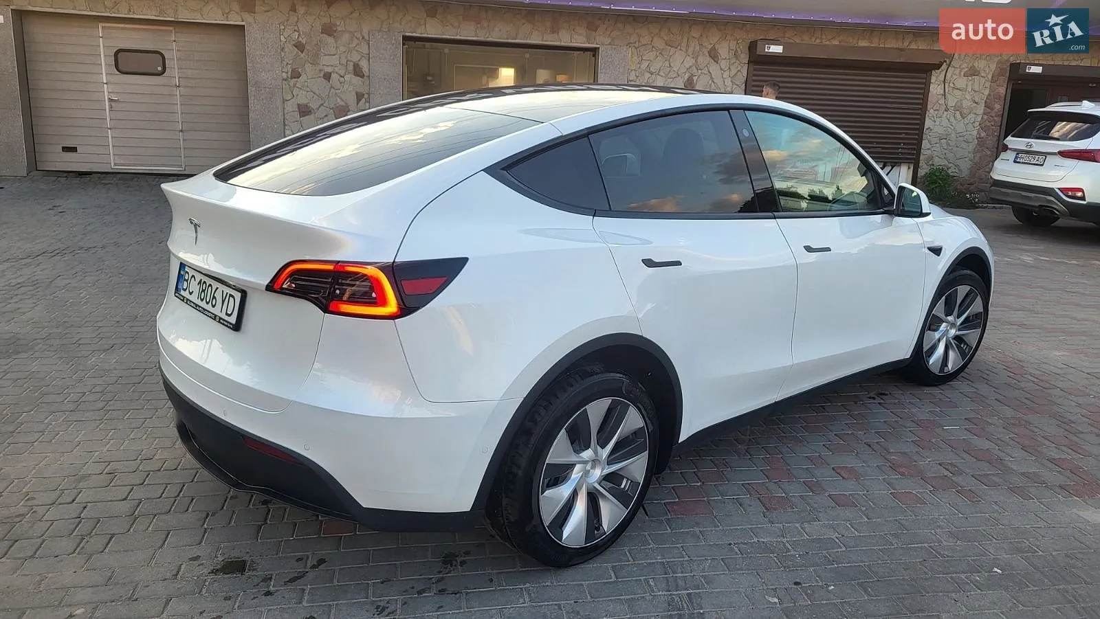 2022 Tesla Model Y - мініатюра 5