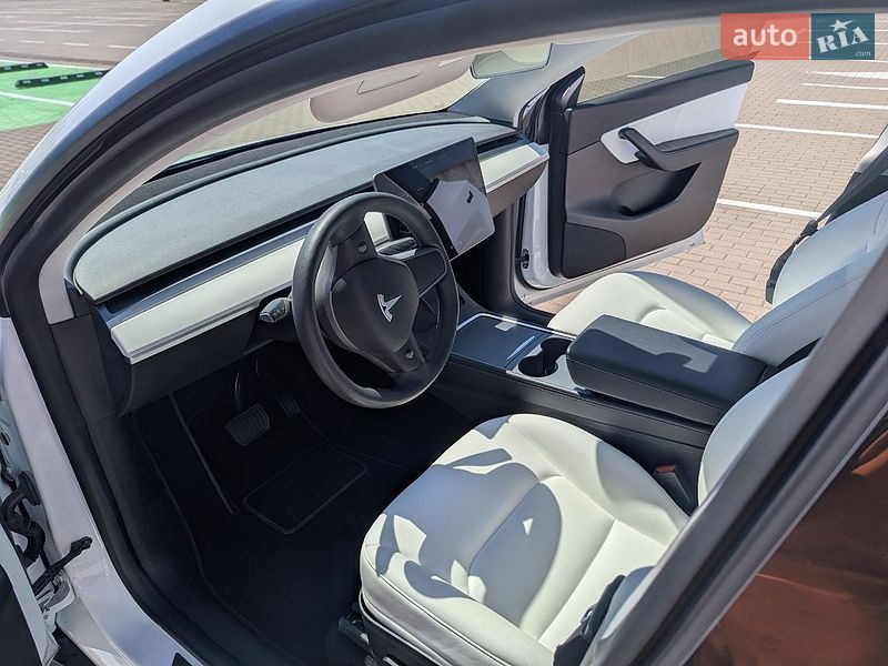 Позашляховик / Кросовер Tesla Model Y 2021 в Тернополі