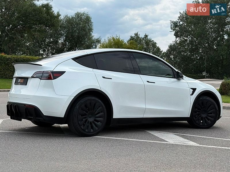 Позашляховик / Кросовер Tesla Model Y 2021 в Києві
