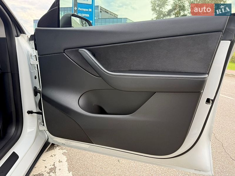 Позашляховик / Кросовер Tesla Model Y 2021 в Києві