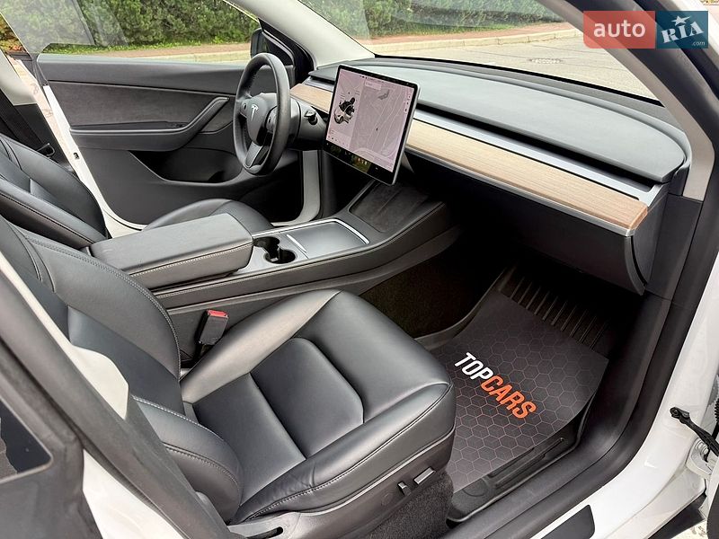 Позашляховик / Кросовер Tesla Model Y 2021 в Києві