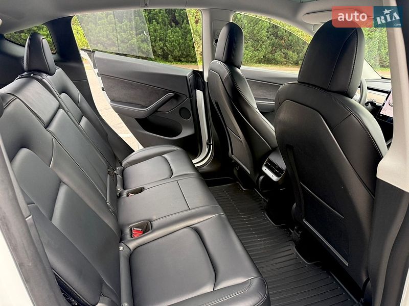 Позашляховик / Кросовер Tesla Model Y 2021 в Києві