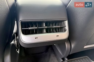 Позашляховик / Кросовер Tesla Model Y 2021 в Києві