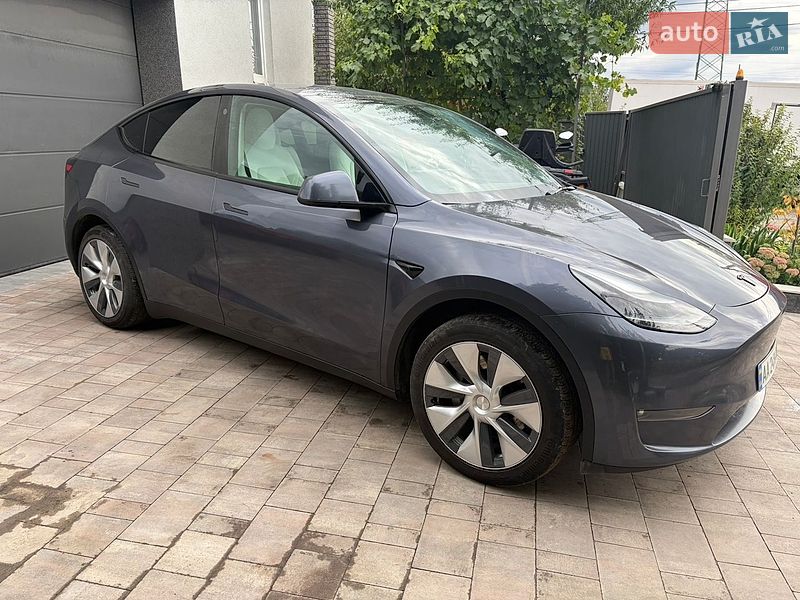 Внедорожник / Кроссовер Tesla Model Y 2023 в Киеве