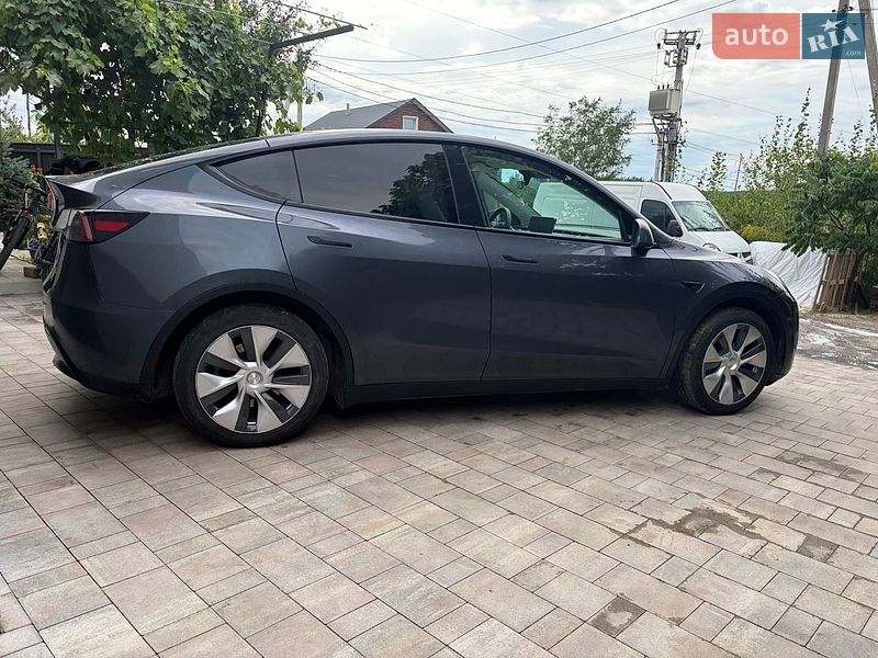 Внедорожник / Кроссовер Tesla Model Y 2023 в Киеве