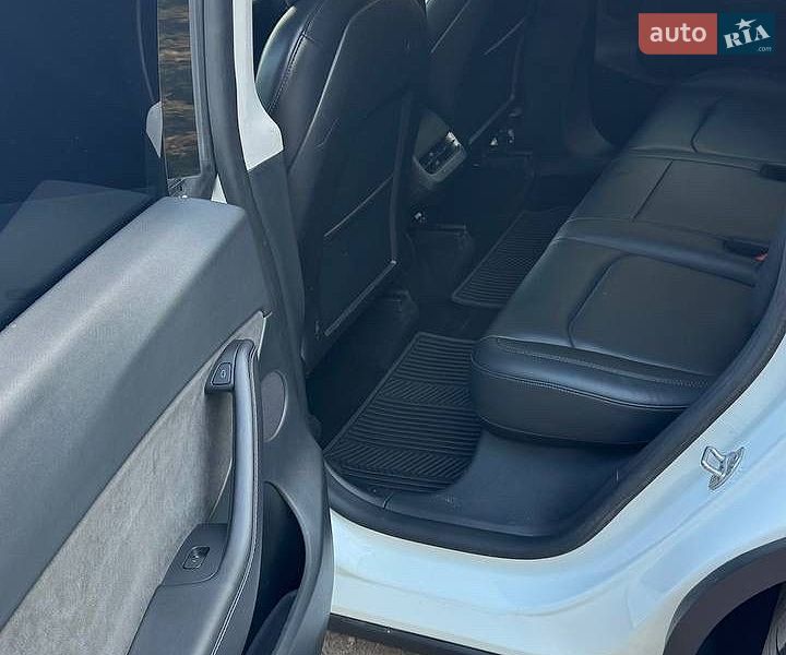 Внедорожник / Кроссовер Tesla Model Y 2022 в Кривом Роге