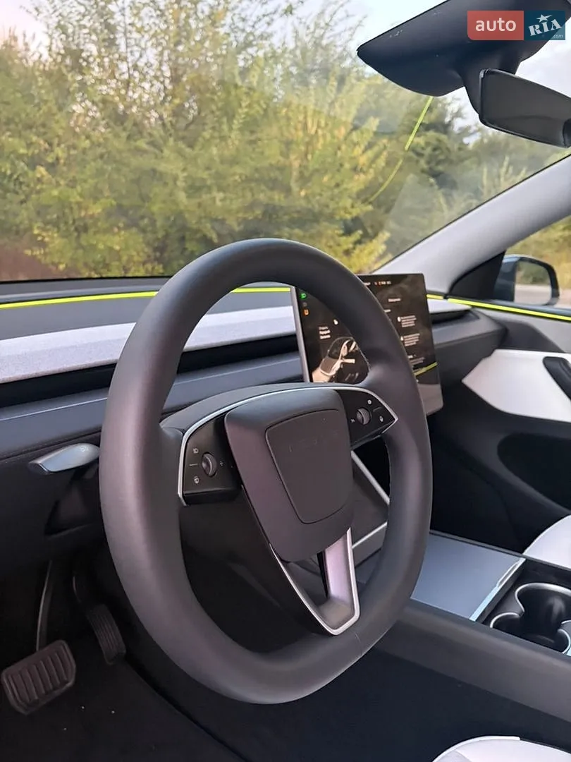 2025 Tesla Model Y - мініатюра 14