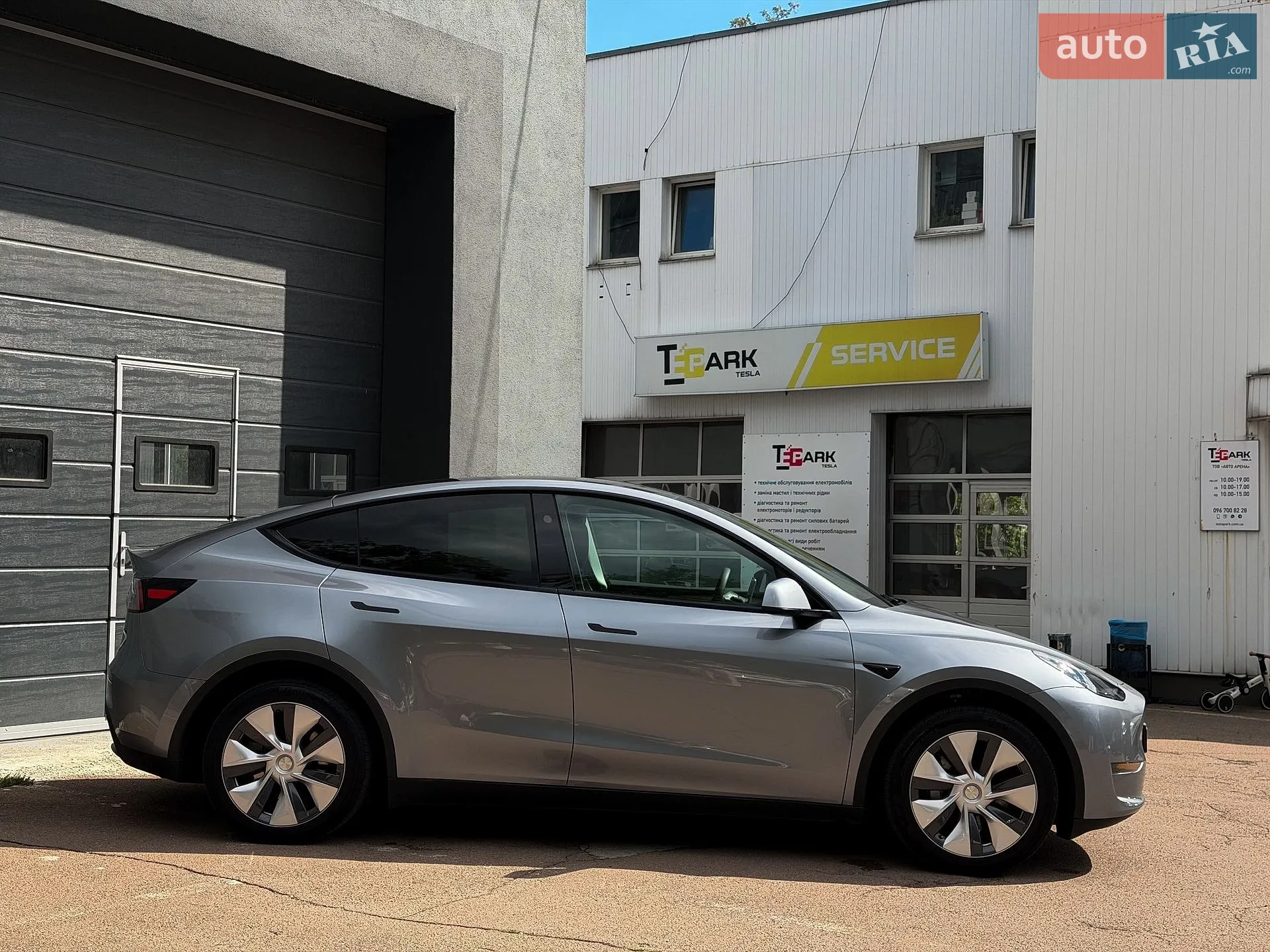2024 Tesla Model Y - мініатюра 11