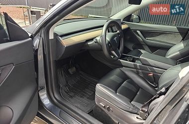 Внедорожник / Кроссовер Tesla Model Y 2021 в Киеве