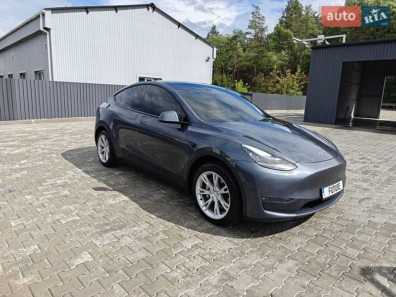 Tesla Model Y 2021