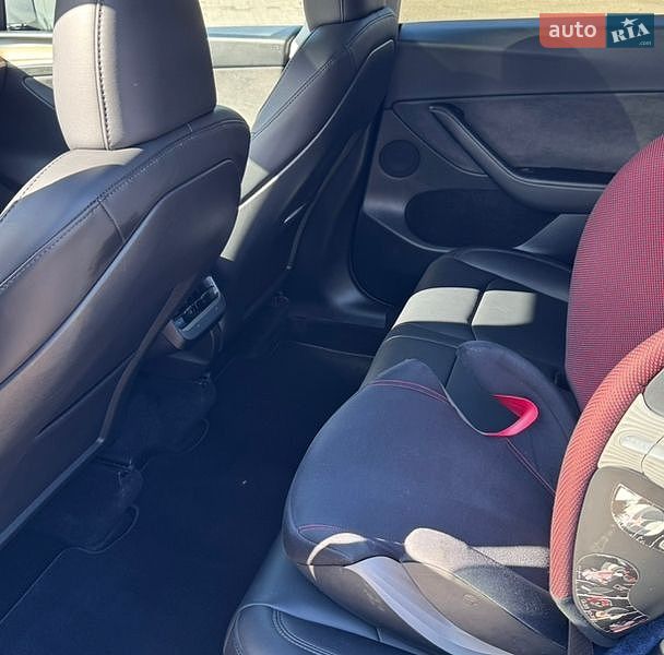 Позашляховик / Кросовер Tesla Model Y 2023 в Кривому Розі фото 11 Позашляховик / Кросовер Tesla Model Y 2023 в Кривому Розі