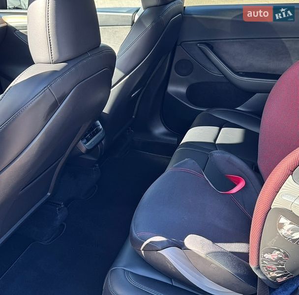 Позашляховик / Кросовер Tesla Model Y 2023 в Кривому Розі фото 12 Позашляховик / Кросовер Tesla Model Y 2023 в Кривому Розі