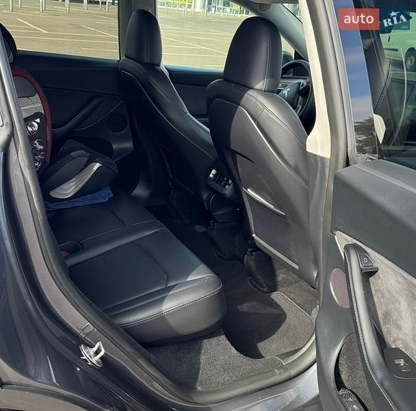 Позашляховик / Кросовер Tesla Model Y 2023 в Кривому Розі фото 17 Позашляховик / Кросовер Tesla Model Y 2023 в Кривому Розі