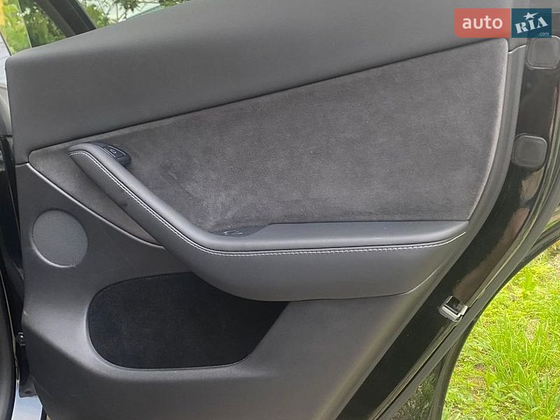 Внедорожник / Кроссовер Tesla Model Y 2022 в Ивано-Франковске