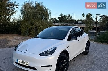 Позашляховик / Кросовер Tesla Model Y 2022 в Львові