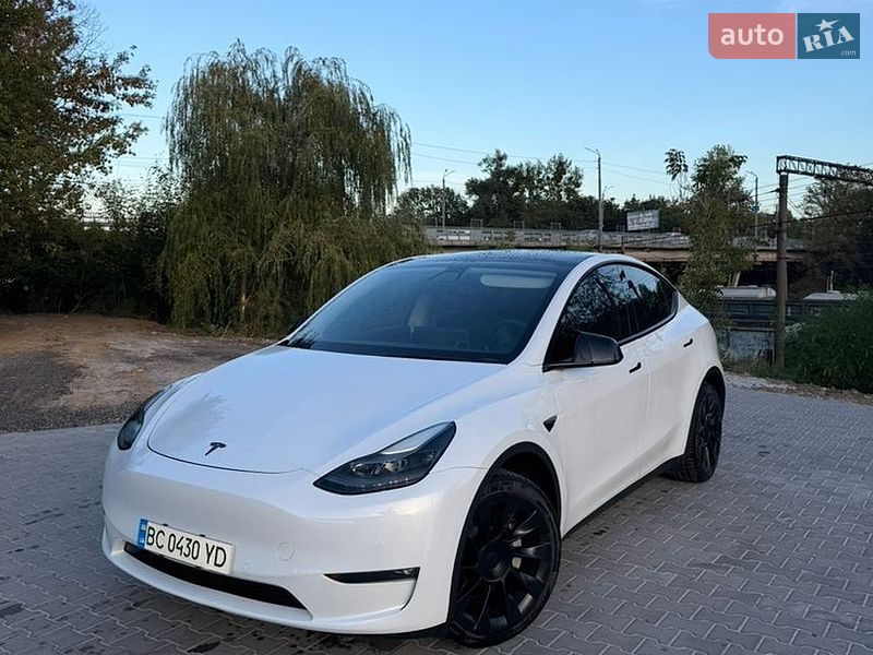 Tesla Model Y 2022