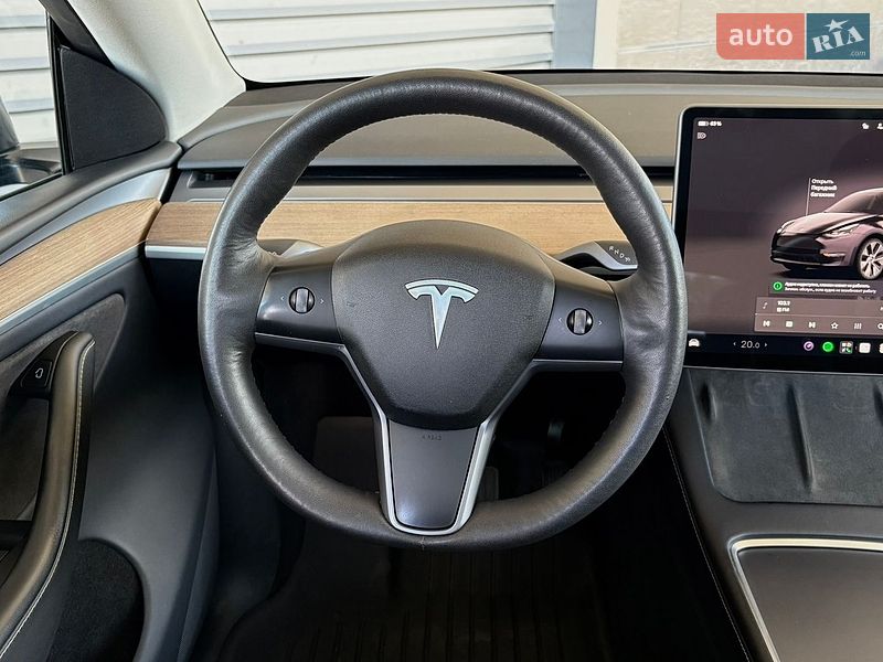 Внедорожник / Кроссовер Tesla Model Y 2023 в Киеве