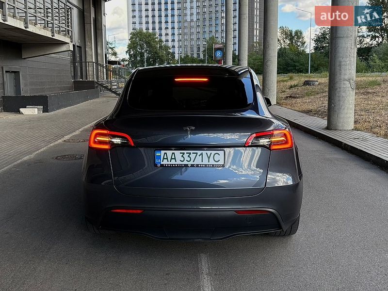 Внедорожник / Кроссовер Tesla Model Y 2023 в Киеве
