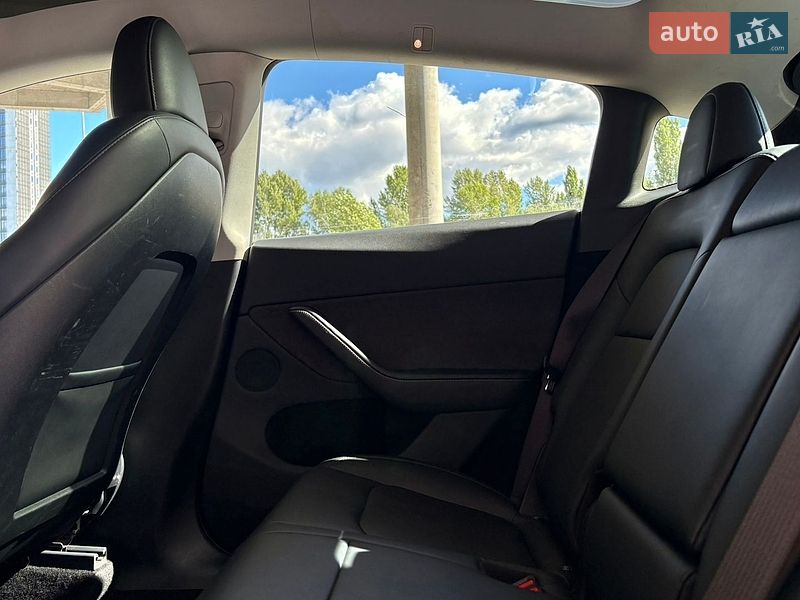Внедорожник / Кроссовер Tesla Model Y 2023 в Киеве