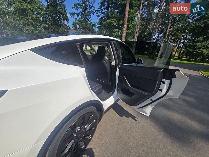 Позашляховик / Кросовер Tesla Model Y 2022 в Києві