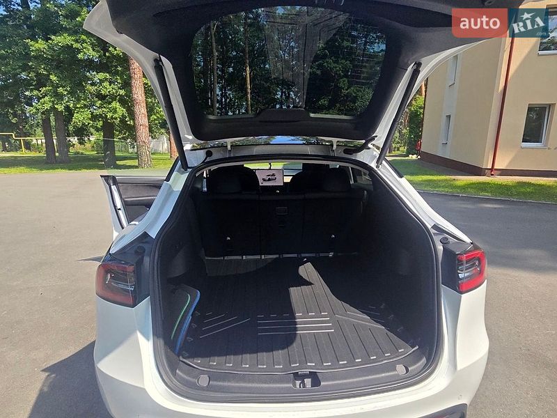 Позашляховик / Кросовер Tesla Model Y 2022 в Києві