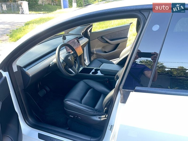 Внедорожник / Кроссовер Tesla Model Y 2021 в Чернигове