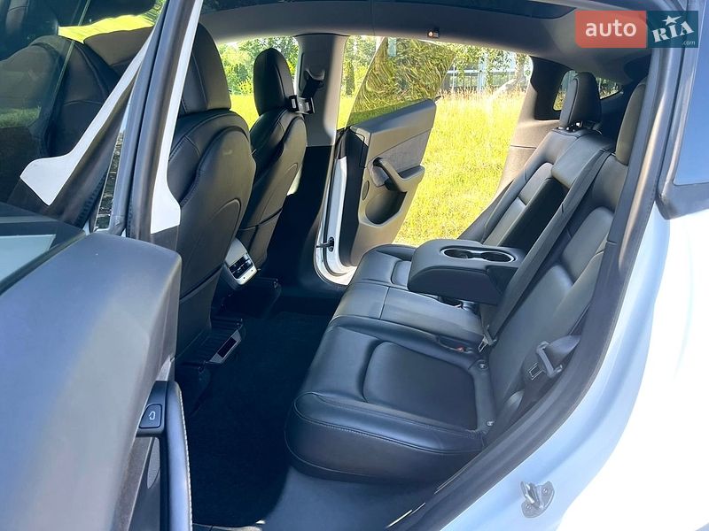 Внедорожник / Кроссовер Tesla Model Y 2021 в Чернигове