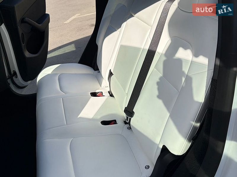 Позашляховик / Кросовер Tesla Model Y 2023 в Львові