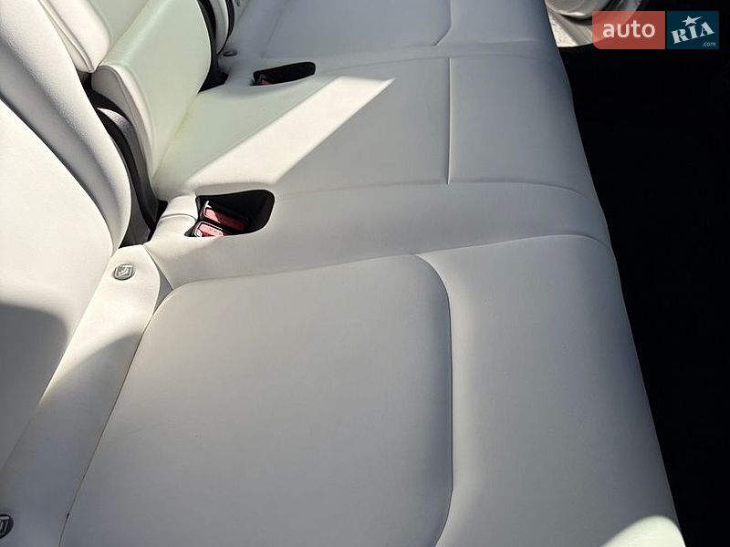 Позашляховик / Кросовер Tesla Model Y 2023 в Львові