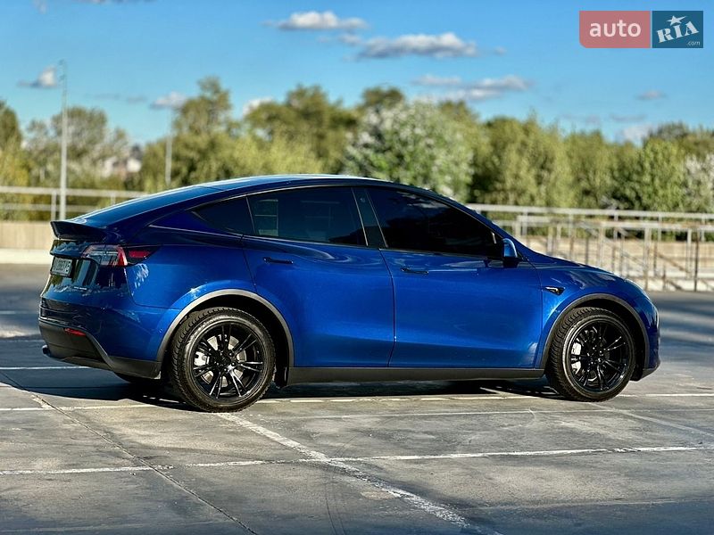 Позашляховик / Кросовер Tesla Model Y 2021 в Києві